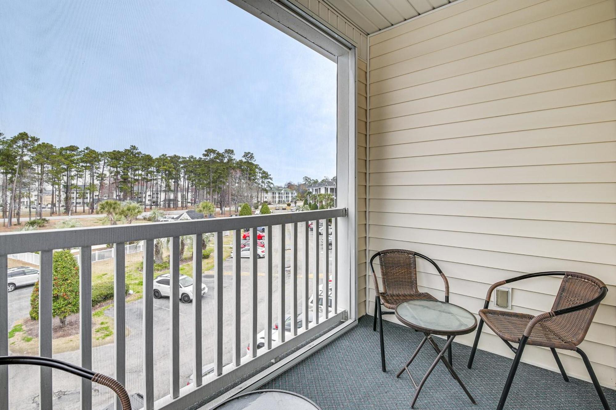 Breezy Golf Condo With Pool Access, 4 Mi To Beach Миртл-Бич Экстерьер фото
